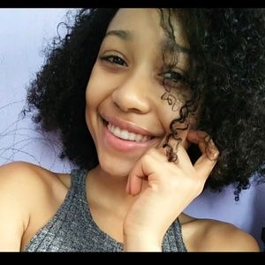 Meet your Posher, Katelynn